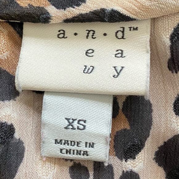 A NEW DAY Animal Print Semi-Sheer Puff Sleeve Blouse Size XS Textured - Picture 6 of 7